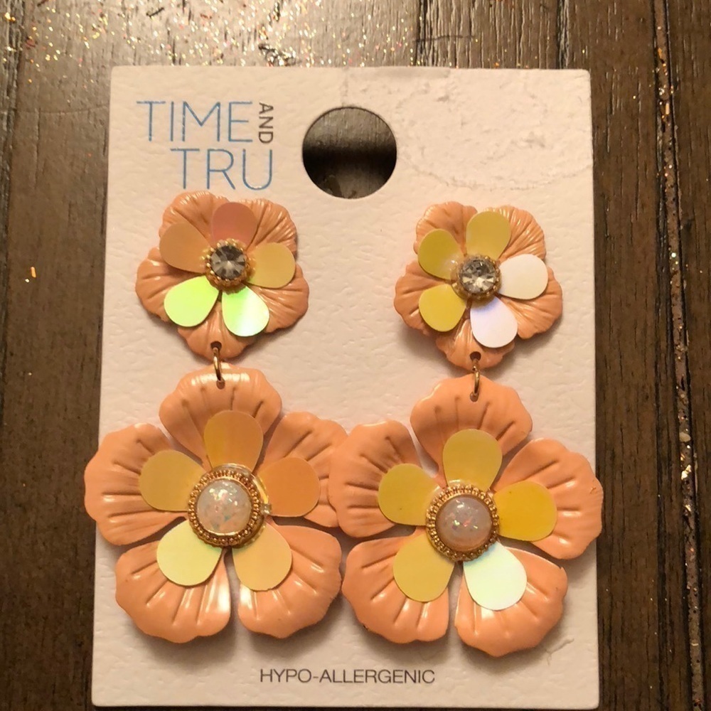 Coral Flower Pierced Earrings